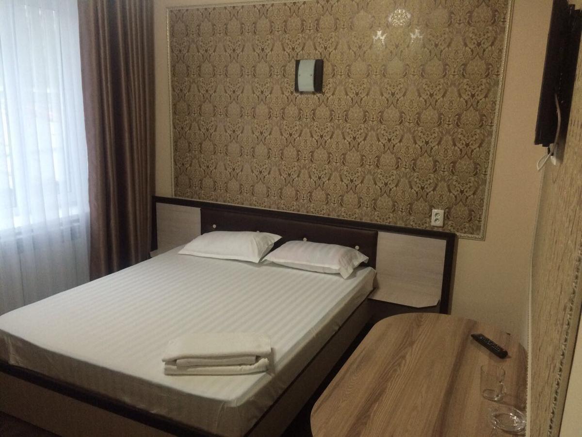 Hotel Prestizh タラズ エクステリア 写真