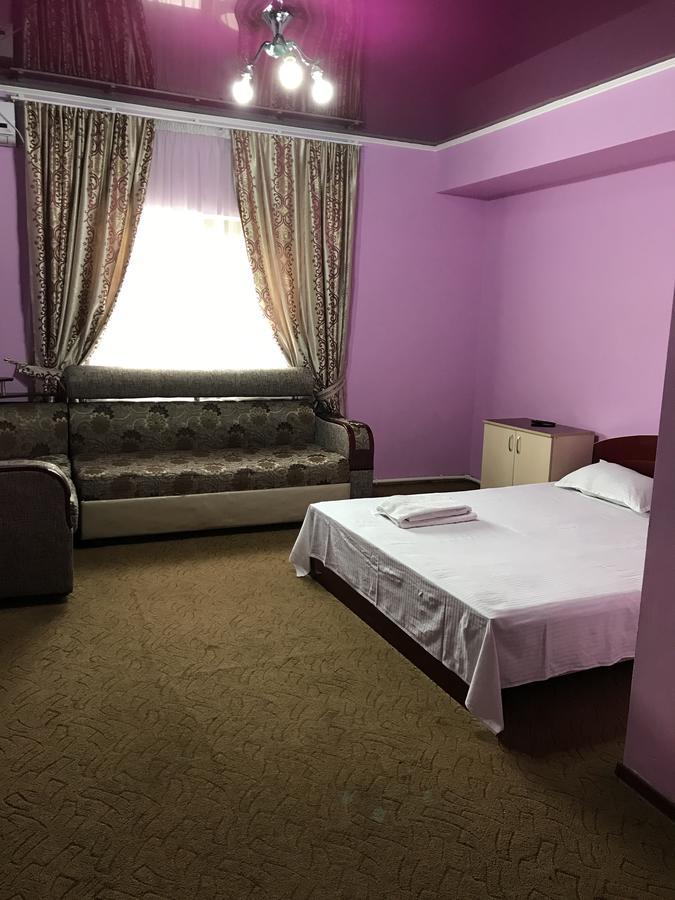 Hotel Prestizh タラズ エクステリア 写真